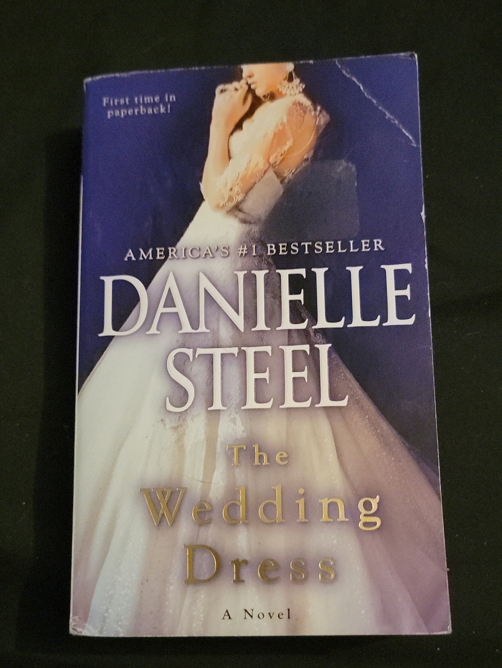 4/$12-- Danielle Steel The Wedding Dress Novel